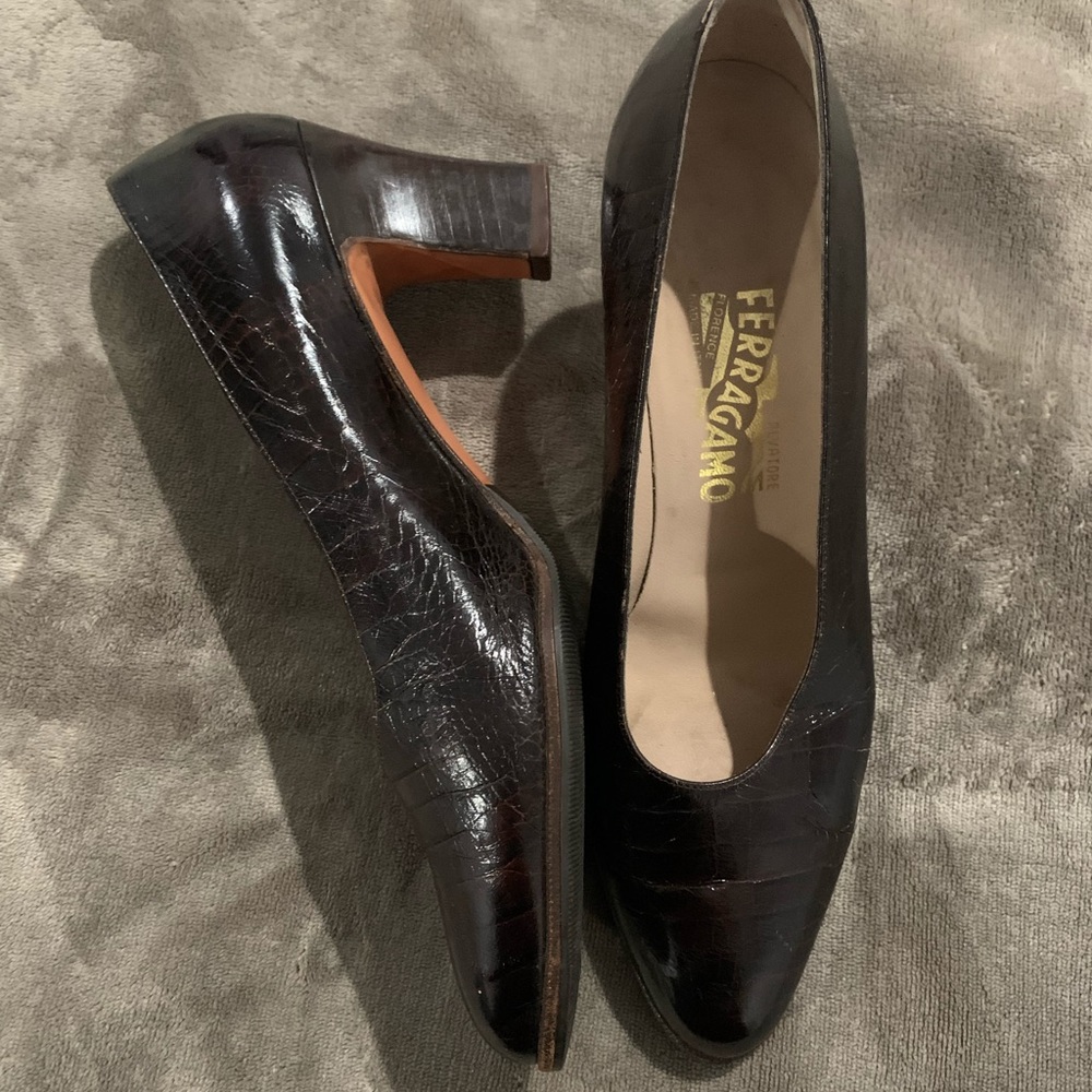 Ferragamo dark brown leather pumps size 9.5